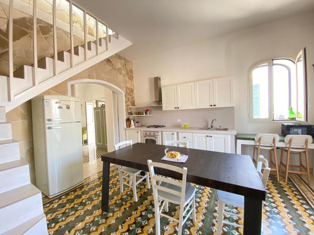 Casa Vacanze Illiria A Roca Vecchia Vicinissima Al Mare エクステリア 写真
