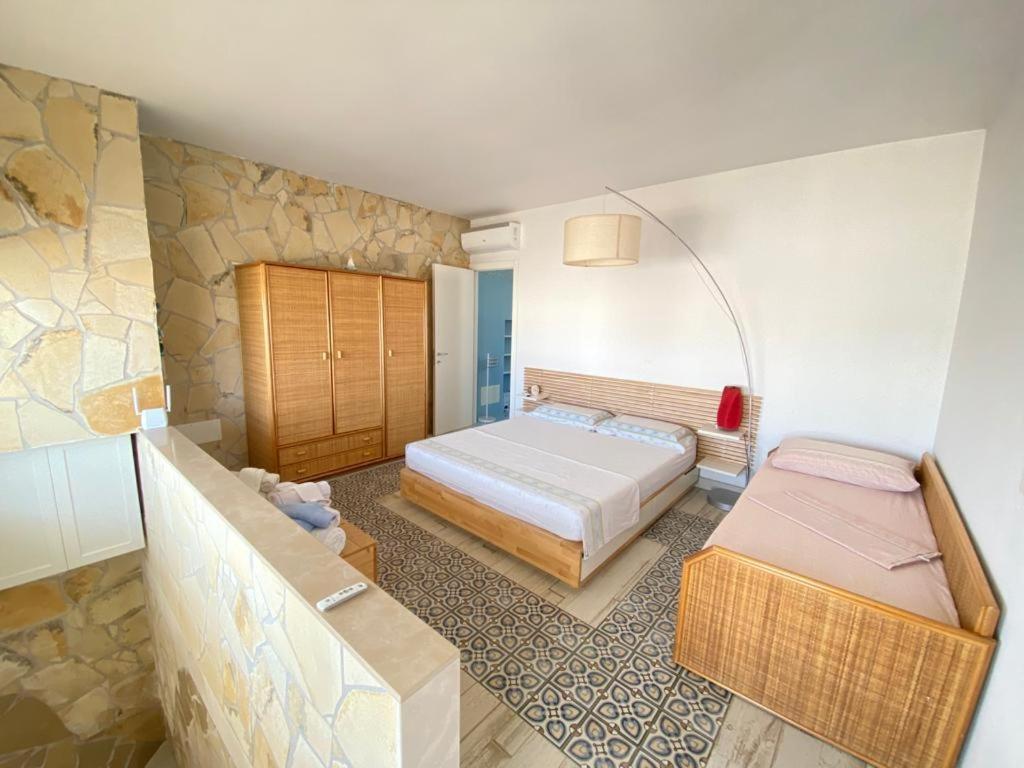 Casa Vacanze Illiria A Roca Vecchia Vicinissima Al Mare エクステリア 写真