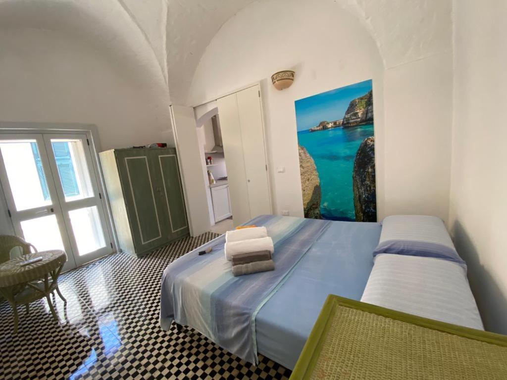 Casa Vacanze Illiria A Roca Vecchia Vicinissima Al Mare エクステリア 写真